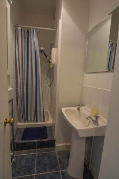 426 Homely 1 bedroom apartment in Leith - image 11