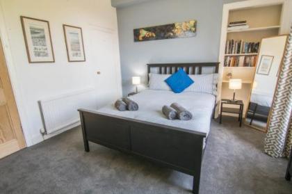 426 Homely 1 bedroom apartment in Leith - image 2