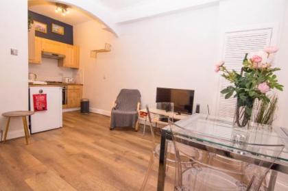 427 - Salmond Place Apartment - image 20