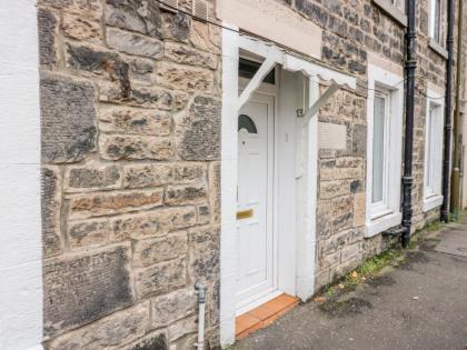 13 Stead's Place - image 8