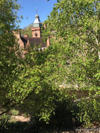 Dean Village Cottage - image 16