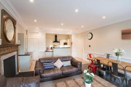 Frederick Street Apartment - image 13