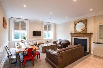 Frederick Street Apartment - image 2