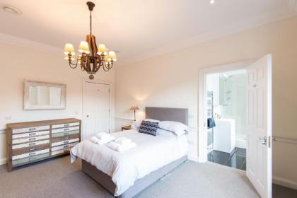 Frederick Street Apartment - image 4