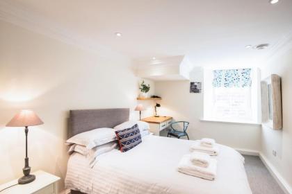 Frederick Street Apartment - image 7