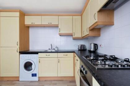 Dicksonfield Groud Floor Apartment - image 16