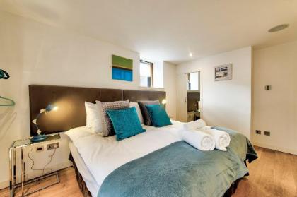 Light and spacious flat in the Heart of Edinburgh - image 16