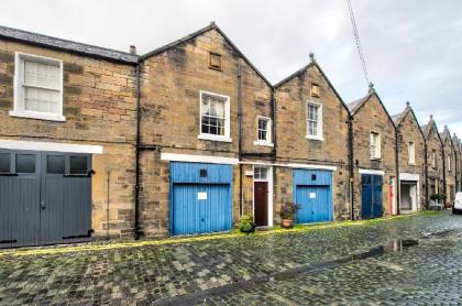 Light and spacious flat in the Heart of Edinburgh - image 5