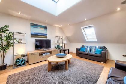 Light and spacious flat in the Heart of Edinburgh - image 6