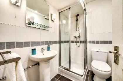 Apartment in the Centre 3-BR  - image 11