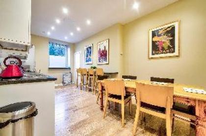Apartment in the Centre 3-BR  - image 14