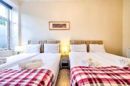 Apartment in the Centre 3-BR  - image 2