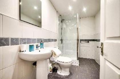 Apartment in the Centre 3-BR  - image 3
