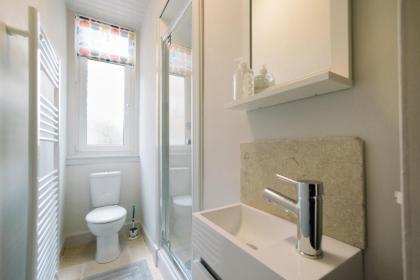 Beautiful City Centre Apartment - Holyrood Park - image 5