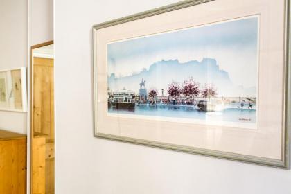 Beautiful Traditional 2 Bedroom Main Door Flat - image 15