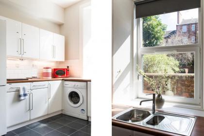 Beautiful Traditional 2 Bedroom Main Door Flat - image 7