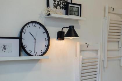 Stylish and Comfortable City Centre Apartment - image 17