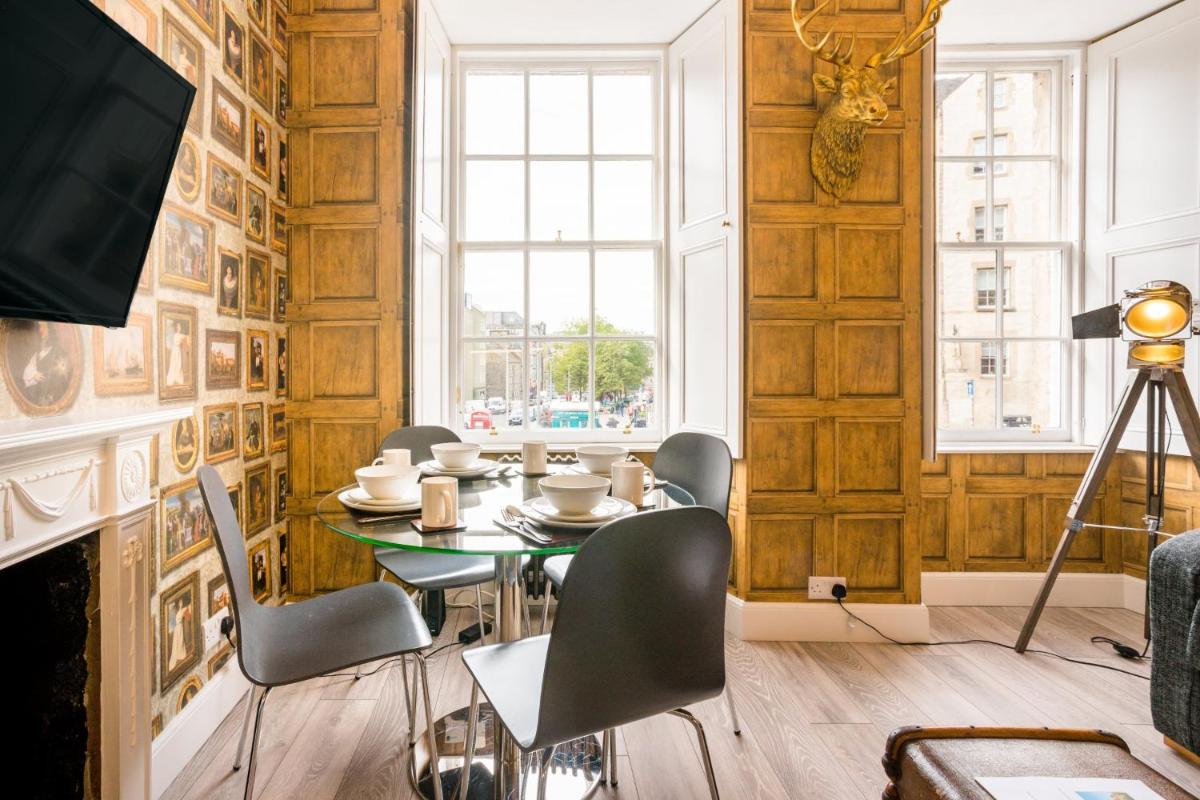 West Bow - Magical Harry Potter-Inspired Flat near Edinburgh Castle - main image