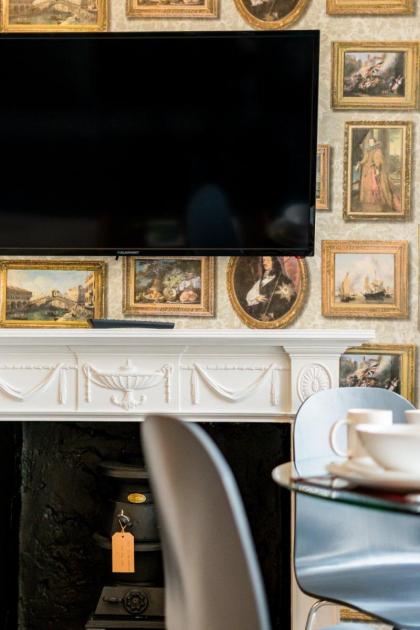 West Bow - Magical Harry Potter-Inspired Flat near Edinburgh Castle - image 2
