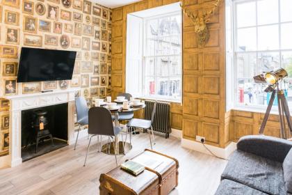 West Bow - Magical Harry Potter-Inspired Flat near Edinburgh Castle - image 7