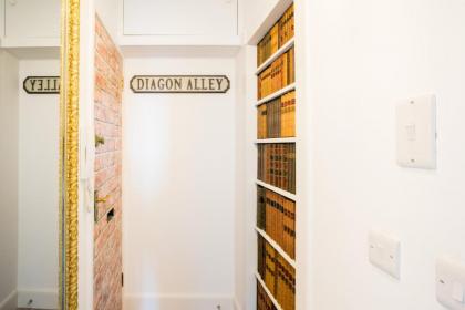 West Bow - Magical Harry Potter-Inspired Flat near Edinburgh Castle - image 8