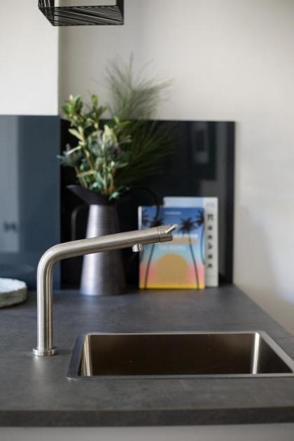 Holyrood Park City Centre Apartment - image 11