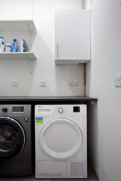 Holyrood Park City Centre Apartment - image 15