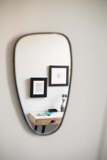 Holyrood Park City Centre Apartment - image 18