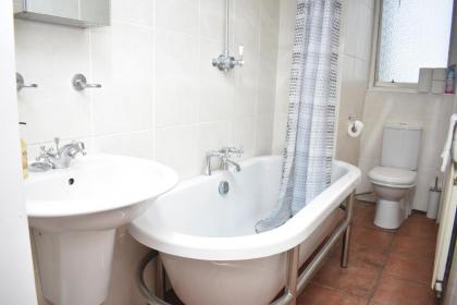 East Claremont - beautiful 2BR apartment in Central Edinburgh - image 10