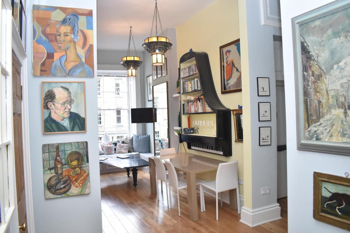 Frederick Street - stylish apartment in the heart of New Town! - main image