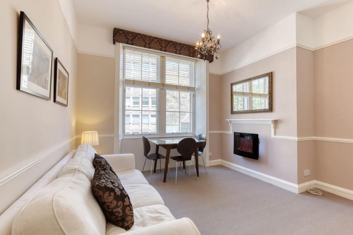 West Port - 2BR in the heart of the old town just off the Grassmarket - main image