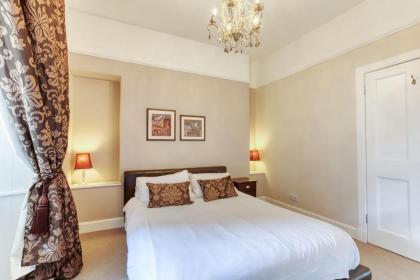 West Port - 2BR in the heart of the old town just off the Grassmarket - image 10