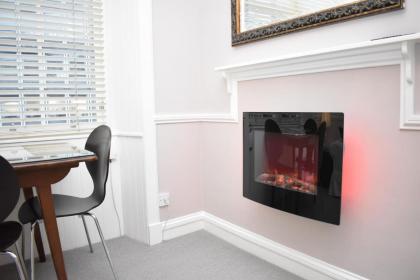West Port - 2BR in the heart of the old town just off the Grassmarket - image 17