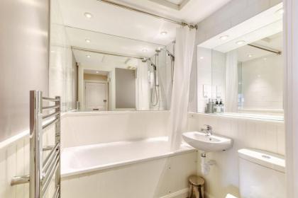 West Port - 2BR in the heart of the old town just off the Grassmarket - image 19