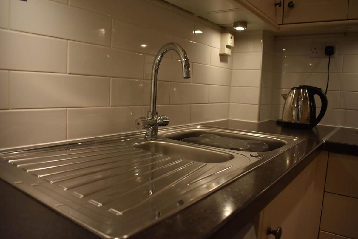 West Port - 2BR in the heart of the old town just off the Grassmarket - image 6