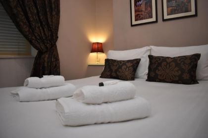 West Port - 2BR in the heart of the old town just off the Grassmarket - image 9