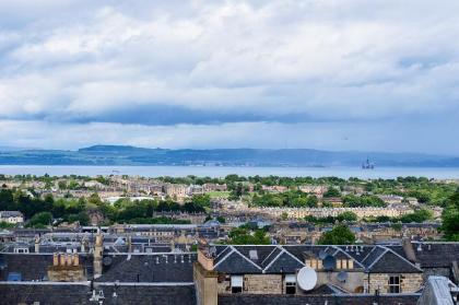 Luxury George St Apartments: Castle Suite (2-bed) - image 4
