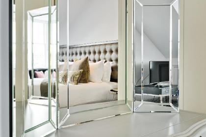 Luxury George St Apartments: Castle Suite (2-bed) - image 5