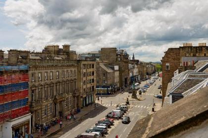 Luxury George St Apartments: Castle Suite (2-bed) - image 8