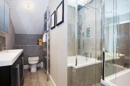 Private Entrance Apartment in New Town - image 11