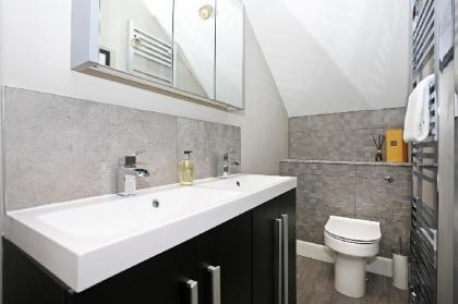 Private Entrance Apartment in New Town - image 12