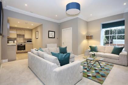 Private Entrance Apartment in New Town - image 6