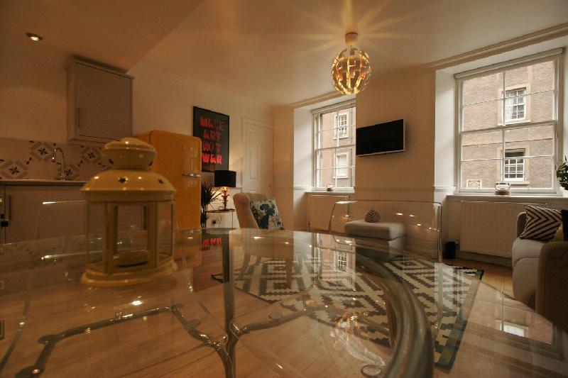 Castle Hideaway - image 2