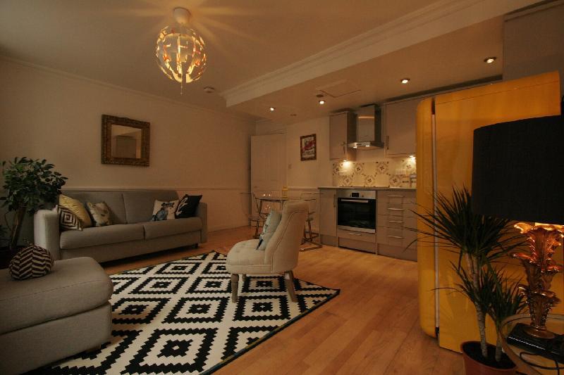 Castle Hideaway - image 3