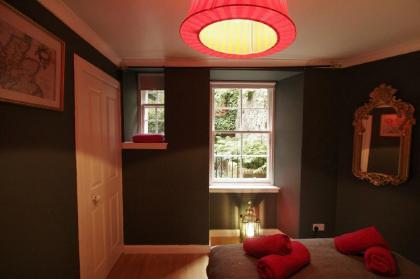 Castle Hideaway - image 5