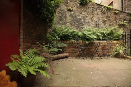 Castle Hideaway - image 7