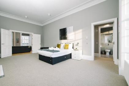 Huge 5* Georgian Apartment - Great Location - image 12