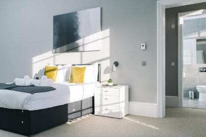 Huge 5* Georgian Apartment - Great Location - image 17