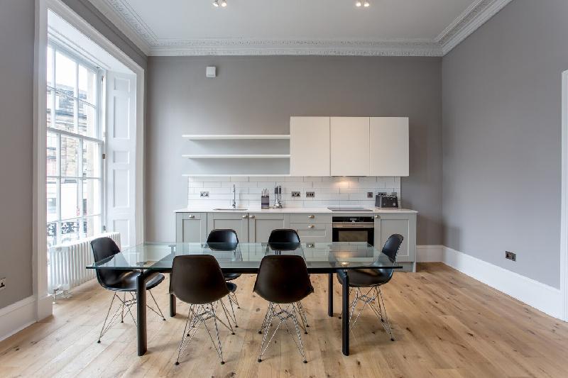 Huge 5* Georgian Apartment - Great Location - image 5