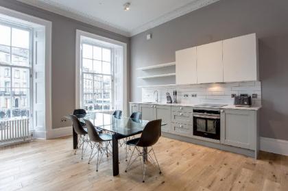 Huge 5* Georgian Apartment - Great Location - image 8